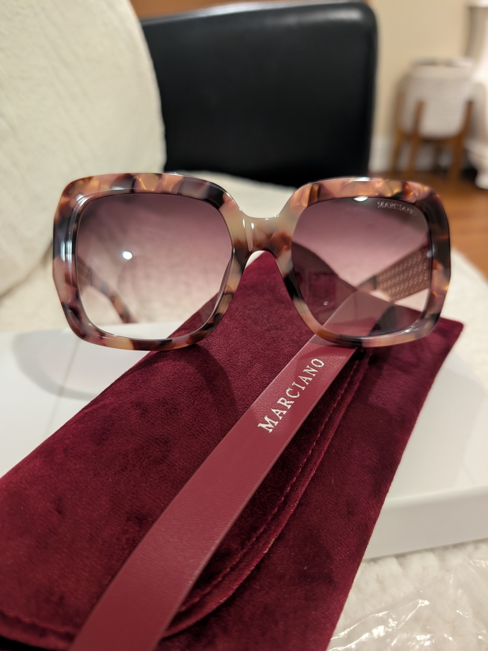 Marciano Women's Tortoiseshell Oversized Sunglasses - Brown Gradient